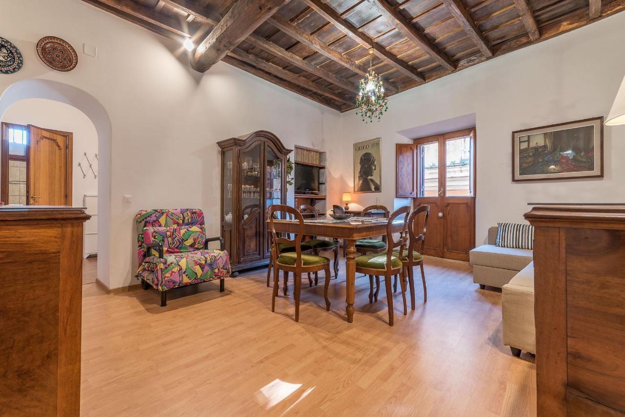 Montecitorio & Pantheon Stylish Flat Apartment Rom