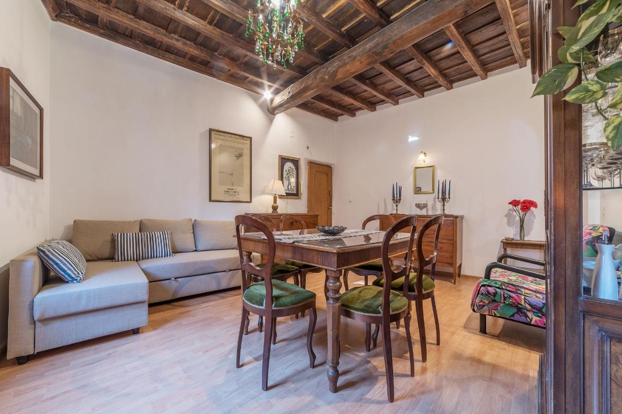 Montecitorio & Pantheon Stylish Flat Rom